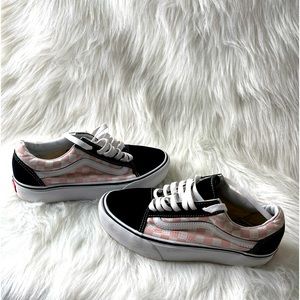 Vans pink checkered platform Shoes 8.5 great condition